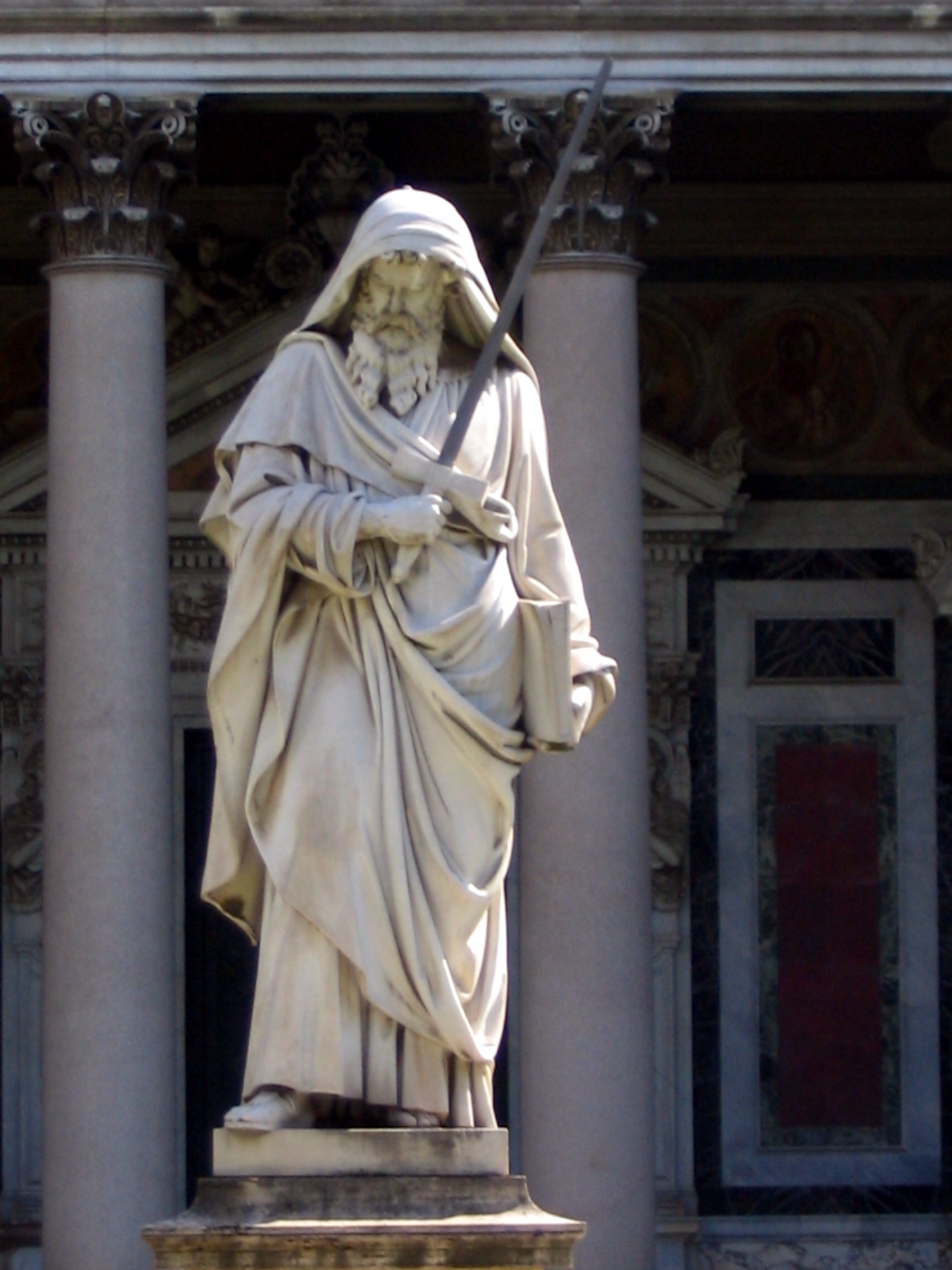 Памятник святого петра. Скульптуры Сан Паоло фуори Ле Мура в Риме. Статуя апостола Петра в базилике Сан Паоло.